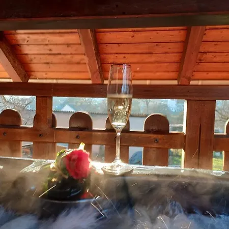 Avec Prive Bed & Breakfast 4*